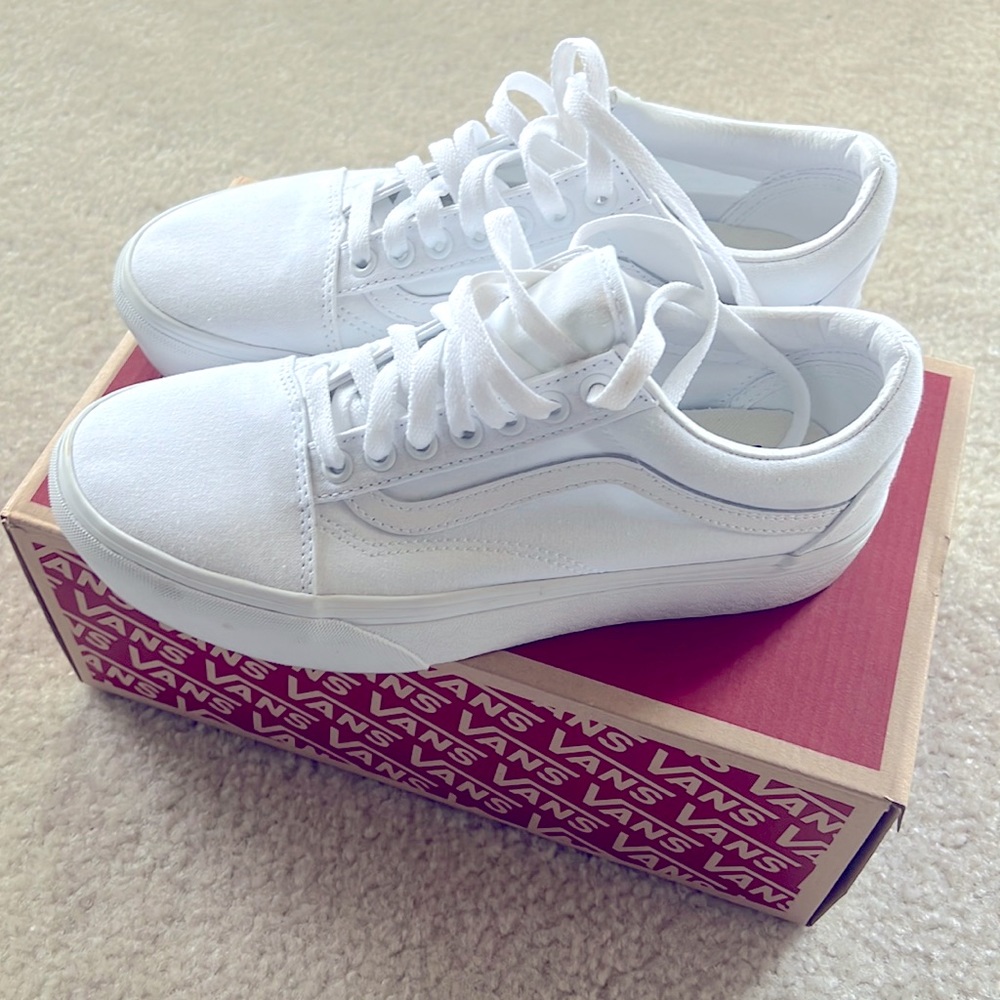 Vans Old Sokol Platform in True White